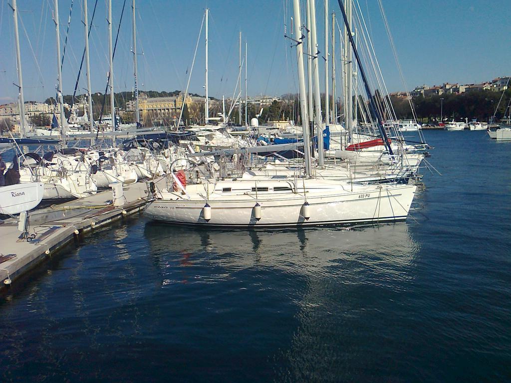 Apartment For Holidays In Pula Chambre photo