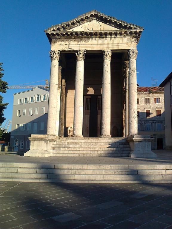 Apartment For Holidays In Pula Chambre photo