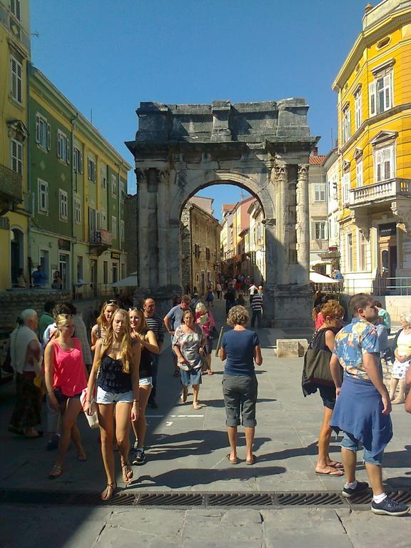 Apartment For Holidays In Pula Chambre photo