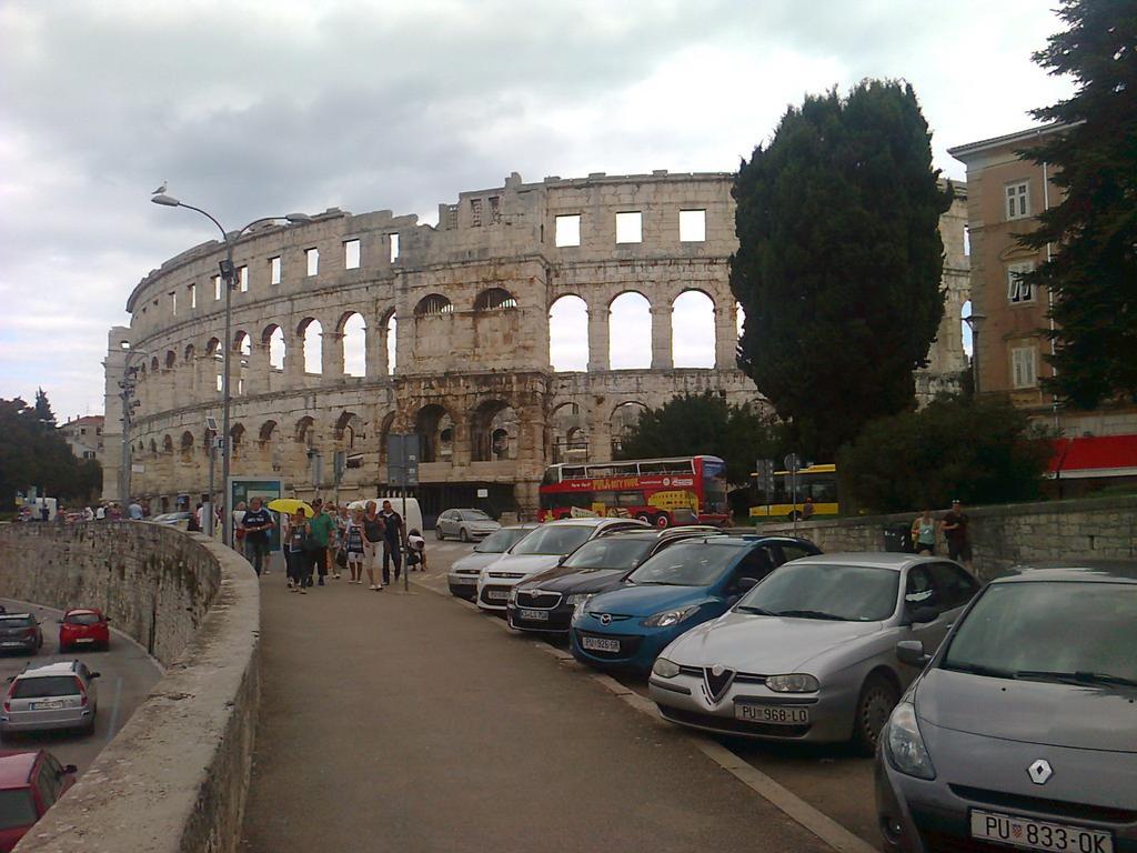 Apartment For Holidays In Pula Chambre photo